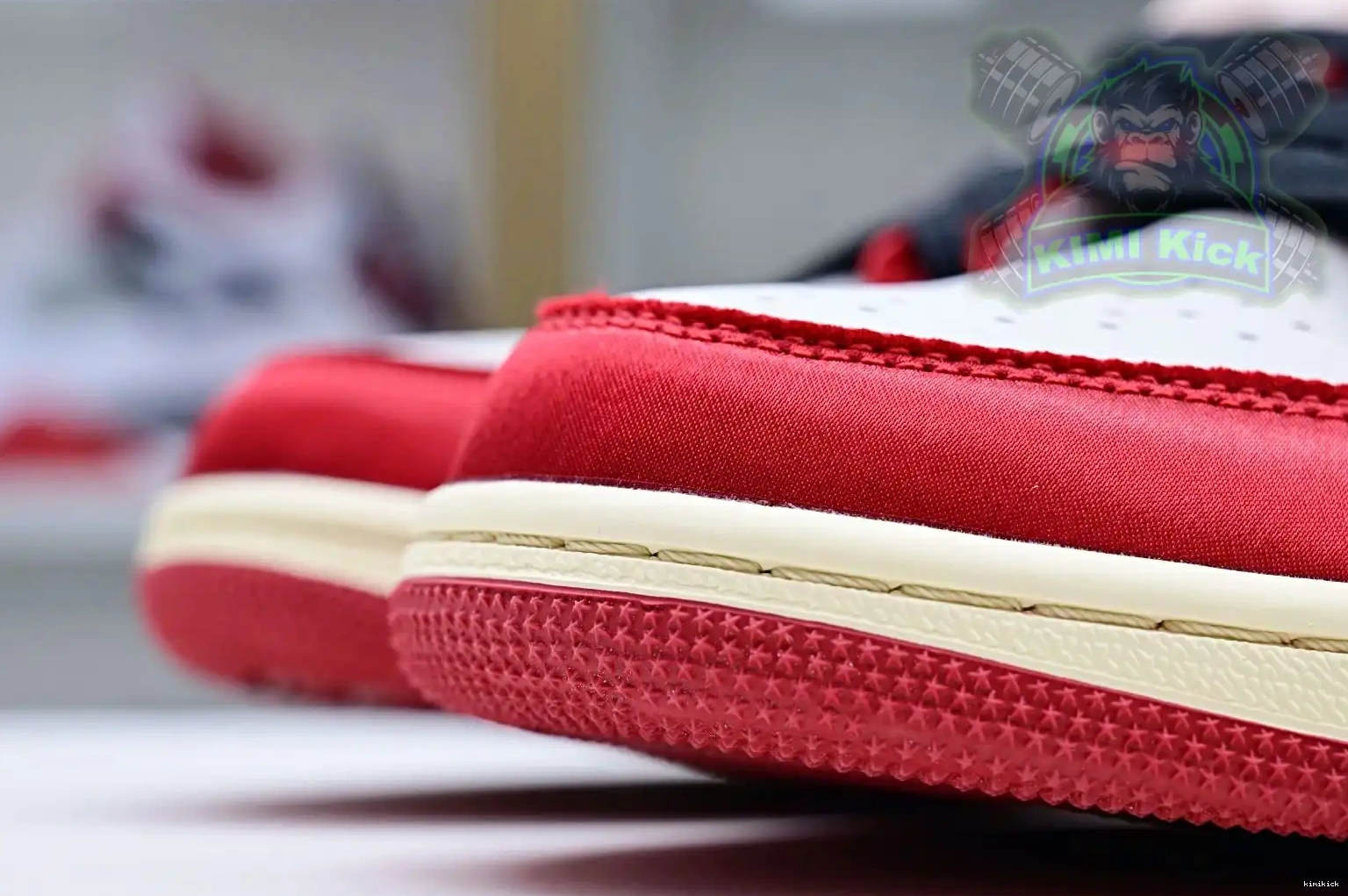 Trophy Kimikick Air “Away” 1 Room x Jordan Jordan Low OG 0506